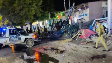 Σομαλία: Τουλάχιστον 6 νεκροί σε επίθεση βομβιστή-καμικάζι σε αστυνομικό τμήμα - Δείτε βίντεο