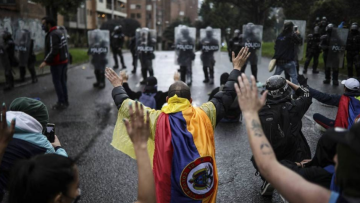 Κολομβία: 42 νεκροί σε 13 ημέρες διαδηλώσεων και βίαιης καταστολής τους - Δείτε βίντεο