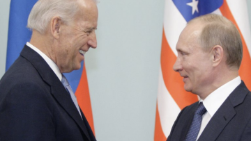 Η σύνοδος κορυφής Πούτιν-Μπάιντεν πιθανόν να φιλοξενηθεί στην Ελβετία