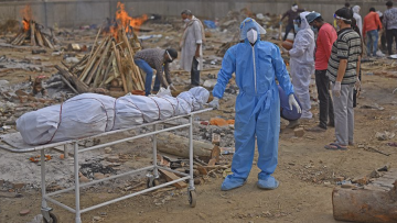 Συναγερμός στην Ινδία: Ο θανατηφόρος «μαύρος μύκητας» ισοπεδώνει όλο και περισσότερους πρώην ασθενείς κορωνοϊού