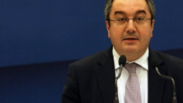 Μόσιαλος: Πολλαπλάσια στους άνω των 50 ετών η θνητότητα από κορωνοϊό