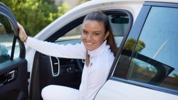 Δείτε το νέο της αυτοκίνητο της Μαρίας Σάκκαρη...