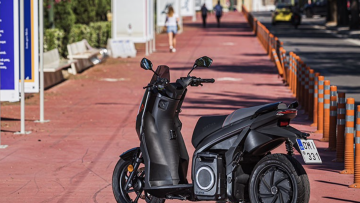 Δοκιμή: SEAT Mo, το ηλεκτρικό scooter της Αστυπάλαιας - Πόσο κοστίζει;