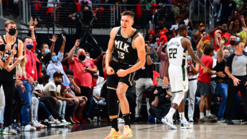 ΝΒΑ, Χοκς-Μπακς 110-88: Τα «Ελάφια» έχασαν Γιάννη και τα «Γεράκια» ισοφάρισαν σε 2-2 - Δείτε βίντεο