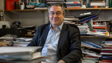 Μόσιαλος για ευλογιά πιθήκων: Να μη στιγματίζουμε ασθενείς, δεν είναι σεξουαλικά μεταδιδόμενη νόσος