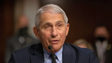 Κορωνοϊός - Άντονι Φάουτσι: «Οι ανοσοκατασταλμένοι ενδέχεται να χρειαστούν και τρίτη δόση εμβολίου»