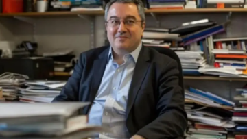 Μόσιαλος: Θα ξεμπερδεύουμε προς τα Χριστούγεννα ή λίγο πιο μετά με την πανδημία