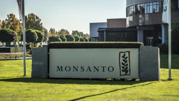 Γαλλία: Πρόστιμο 400.000 ευρώ στη Monsanto για παράνομες πρακτικές lobbying