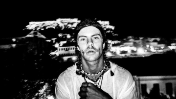 Άγγελος Λάτσιος: Ο γιος της Μενεγάκη έχει κοιλιακούς φέτες - Φωτογραφία