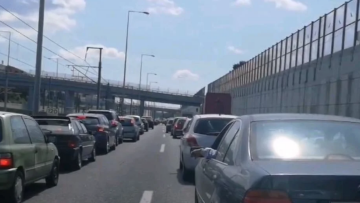 Κίνηση στους δρόμους: Μποτιλιάρισμα τώρα στην Αττική Οδό - Καραμπόλα πέντε οχημάτων στον Κηφισό το πρωί