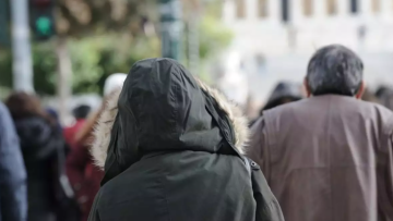 Καιρός: Τσουχτερό κρύο την Πέμπτη, υποχωρεί σημαντικά η θερμοκρασία - Σαββατοκύριακο με κοντομάνικα