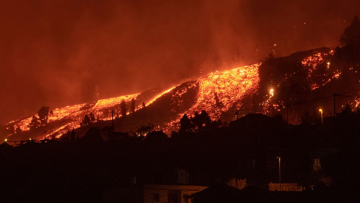 Έκρηξη ηφαιστείου στη Λα Πάλμα: Άνοιξε ξανά το αεροδρόμιο - 2.100 στρέμματα καλύφθηκαν από τη λάβα