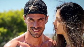 Άκης Πετρετζίκης: Βίντεο από τον γάμο του με την Κωνσταντίνα Παπαμιχαήλ 