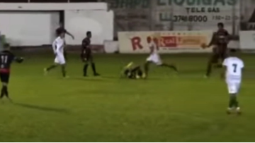 Βίντεο: Ποδοσφαιριστής στη Βραζιλία κλώτσησε διαιτητή στο κεφάλι και τον άφησε αναίσθητο!