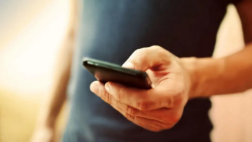 Πάτρα: Νέα απάτη - Ηλικιωμένη άφησε 1.500 ευρώ στα σκαλιά εκκλησίας