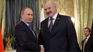 Βλαντιμίρ Πούτιν: Απειλεί με «κόντρα» τον Λουκασένκο, αν διακόψει τη ροή του φυσικού αερίου στην ΕΕ