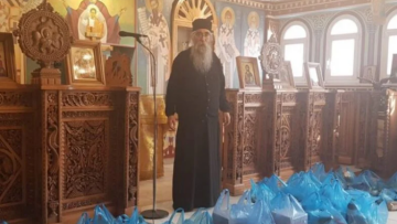 Πάτρα: Πέθανε ανεμβολίαστος ιερέας, νοσηλεύεται και ο γιος του