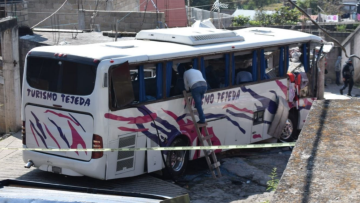 Τουλάχιστον 19 νεκροί και 32 τραυματίες σε τροχαίο δυστύχημα με τουριστικό λεωφορείο στο Μεξικό - Δείτε βίντεο