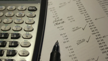 Αναδρομικά, δώρα - επιδόματα, συντάξεις Ιανουαρίου: Αντίστροφη μέτρηση για τις πληρωμές