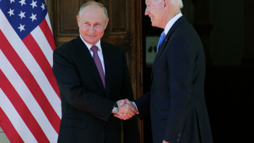 Την Τρίτη η τηλεδιάσκεψη Πούτιν - Μπάιντεν, εν μέσω δημοσιευμάτων για ρωσική εισβολή στην Ουκρανία