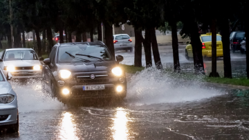 Καιρός: Σε εξέλιξη το πρώτο «κύμα» κακοκαιρίας, δείτε σε χάρτες ποιες περιοχές επηρεάζονται τις επόμενες ώρες