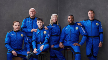 Τέξας: Εκτοξεύθηκε ο πύραυλος της Blue Origin με επιβάτιδα την κόρη του πρώτου Αμερικανού αστροναύτη Άλαν Σέπαρντ