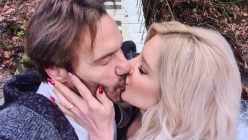 H Σοφία Μαριόλα εύχεται χρόνια πολλά στον Στράτο Τζώρτζογλου και… στάζει μέλι