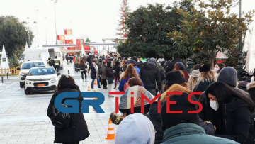 Θεσσαλονίκη: Απίστευτη ουρά στα εμβόλια χωρίς ραντεβού