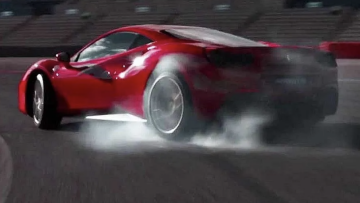 Ferrari, Lamborghini, Porsche κλπ: Ανεκπαίδευτοι Ελληνες με… όπλα στα χέρια τους