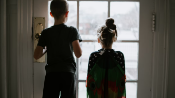 Άδεια ειδικού σκοπού:  Την Τετάρτη η ρύθμιση για γονείς μαθητών που νοσούν - Πώς θα χορηγείται 