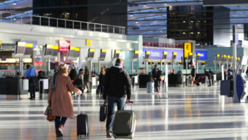 Κορωνοϊός - Βρετανία: «Τέλος» τα τεστ για τους πλήρως εμβολιασμένους ταξιδιώτες