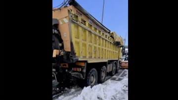 Αποκαλυπτικό video: Εκχιονιστικά στην Αττική Οδό χωρίς αλυσίδες και σωστά λάστιχα 