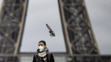 Κάθε αρνητικό ρεκόρ έσπασαν τα ημερήσια κρούσματα στη Γαλλία, ξεπέρασαν το μισό εκατ. 