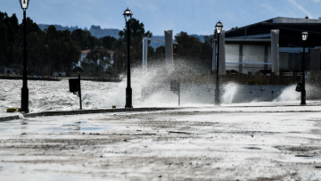 Καιρός - Meteo: Για κακοκαιρία εξπρές με σφοδρούς ανέμους και απρόβλεπτα φαινόμενα προειδοποιεί ο Λαγουβάρδος
