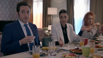 Άσε μας ρε μαμά: Η Νάντια προσπαθεί ύπουλα να οδηγήσει την Κορίνα σε παραίτηση