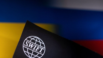 Πόλεμος στην Ουκρανία: Η SWIFT δηλώνει έτοιμη να συμμορφωθεί με τους περιορισμούς σε ρωσικές τράπεζες