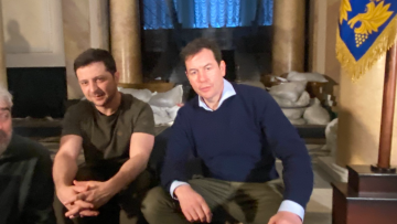 Συνέντευξη Ζελένσκι στο CNN: Ζητάει παύση πυρός πριν τη διαπραγμάτευση 