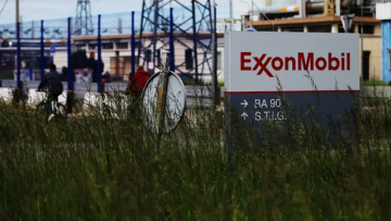 Εισβολή στην Ουκρανία: Η ExxonMobil θα αποσυρθεί από τη Ρωσία