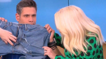 Ο Δημήτρης Ουγγαρέζος μιμήθηκε τον Ρουβά και το αποτέλεσμα ήταν... ένα σκισμένο τζιν - Η αντίδραση της Μενεγάκη