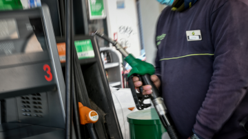 Επίδομα βενζίνης: Πώς θα πάρετε την κάρτα καυσίμων, με κωδικούς taxisnet η αίτηση στο gov.gr