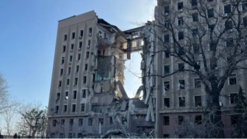 Πόλεμος στην Ουκρανία - Μικολάιβ: Τουλάχιστον εννέα νεκροί και 28 τραυματίες από ρωσικό χτύπημα - Δείτε βίντεο