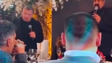 Ο Στίβεν Σιγκάλ γιόρτασε τα γενέθλιά του στη Μόσχα μαζί με στενούς συνεργάτες του Πούτιν