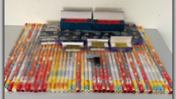 Καρδίτσα: Παντοπώλης βρήκε την ευκαιρία να πουλήσει χιλιάδες... κροτίδες εν όψει Πάσχα