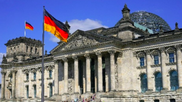 Γερμανία: Δεν θα μπορούσαμε να αμυνθούμε μόνοι χωρίς το ΝΑΤΟ έναντι της Ρωσίας, δηλώνει ο προσωπάρχης της καγκελαρίας 