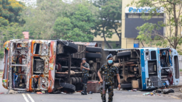 Σρι Λάνκα: Aστυνομικά πυρά για την επιβολή της τάξης -  «Χρειαζόμαστε νέα κυβέρνηση, η οικονομία θα καταρρεύσει» (βίντεο)