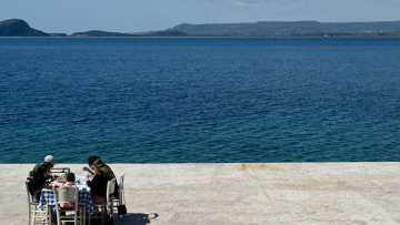 Καιρός: Σαββατοκύριακο με 30άρια αλλά και μπόρες στα ηπειρωτικά - Δείτε χάρτες με τις θερμοκρασίες