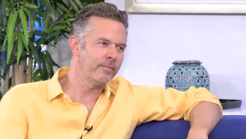 Χρήστος Λούλης: «Στα "Ψέματα" οι θεατές νιώθουν ότι τραβιέται το χαλί κάτω από τα πόδια τους»