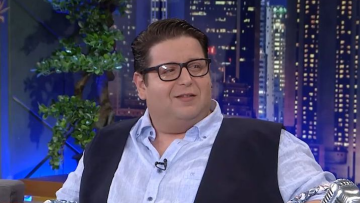 Σασμός - Θάνος Μπίρκος: «Νόμιζα ότι μου κάνουν πλάκα, όταν μου είπαν ότι θα υποδυθώ τον ισοβίτη»