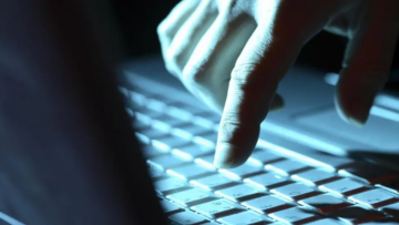 Πάτρα: Απατεώνισσα απέτυχε να εξαπατήσει επιχειρηματία και άρχισε να τον εκβιάζει!