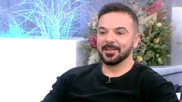 Τριαντάφυλλος: «Μουτσινά, αν θες κράξε με στην εκπομπή σου, φιλάκια»